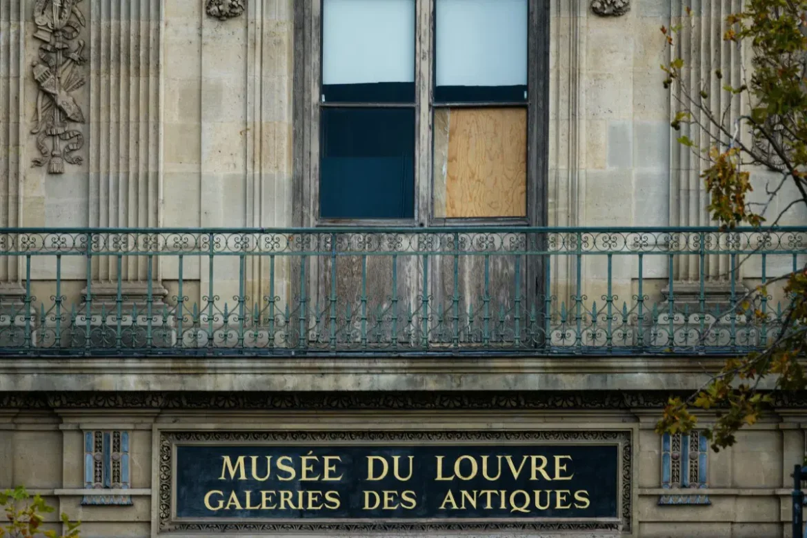 MuseumCrimeLouvre